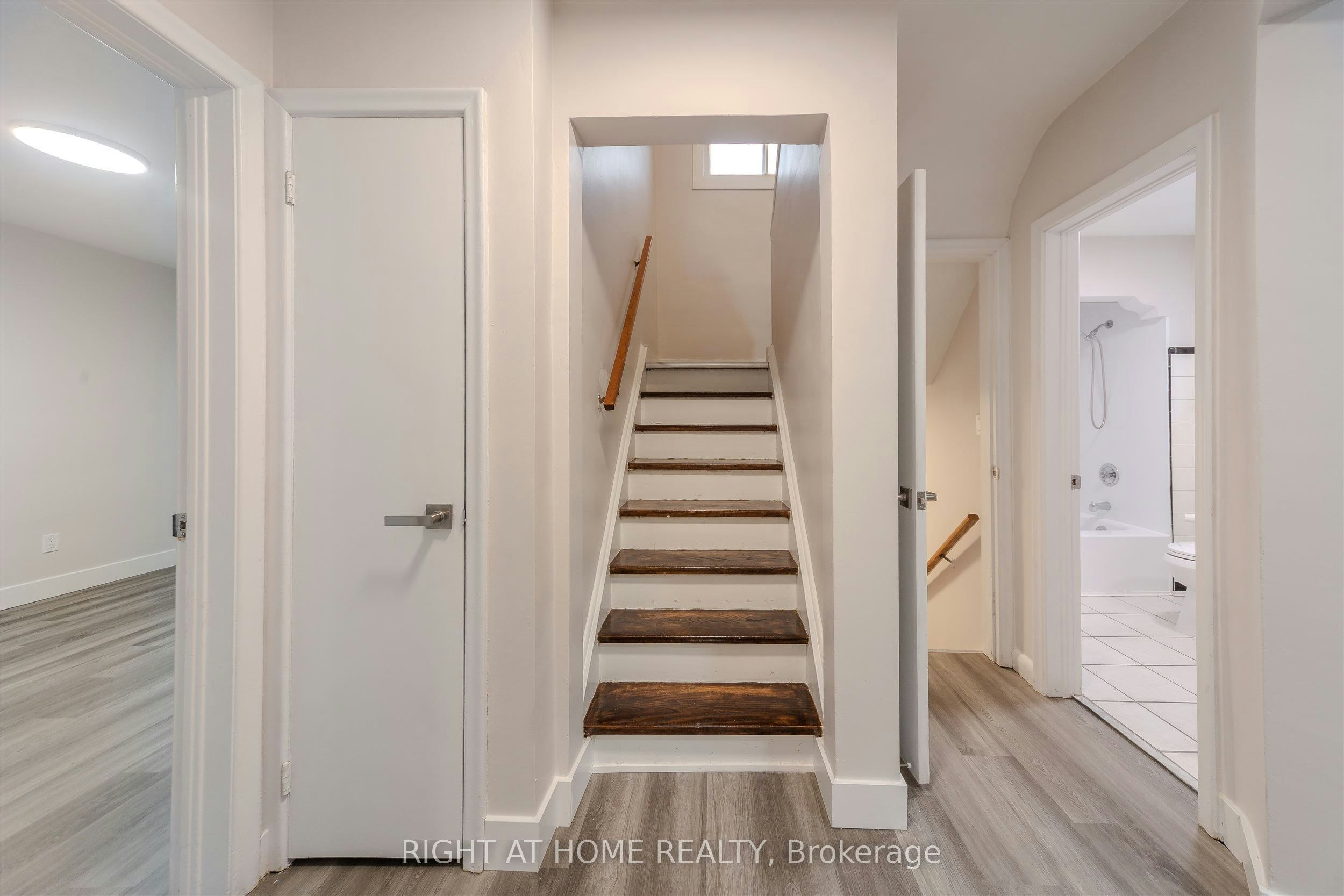 15 Elford Boulevard, Toronto, ON, M8Z 2L3 - 15