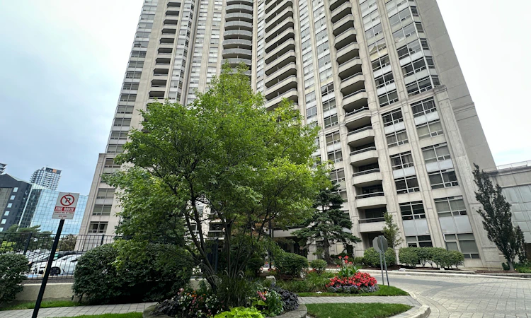 711-35 Kingsbridge Garden Circle W
