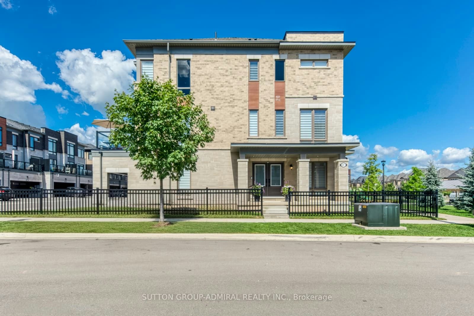 1-2481 Badger Crescent, Oakville, ON, L6M 5M1