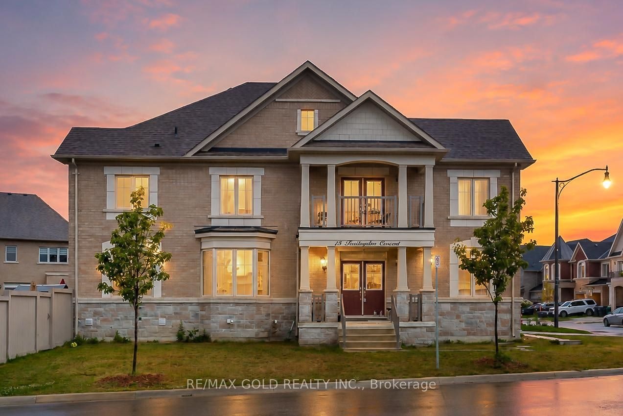 15 Farringdon Crescent, Brampton, ON, L7A 4Z5