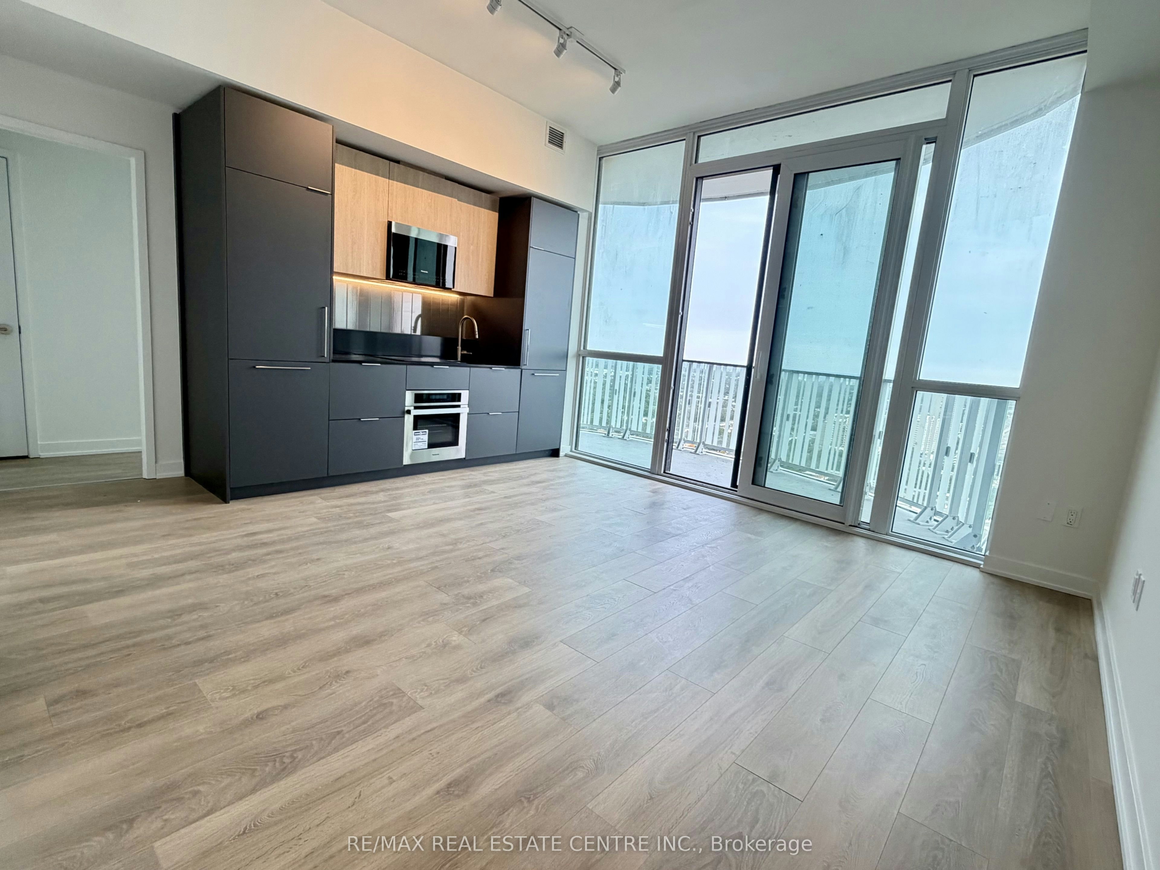 2602-1 Fairview Road E, Mississauga, ON, L5A 0B4 - 4