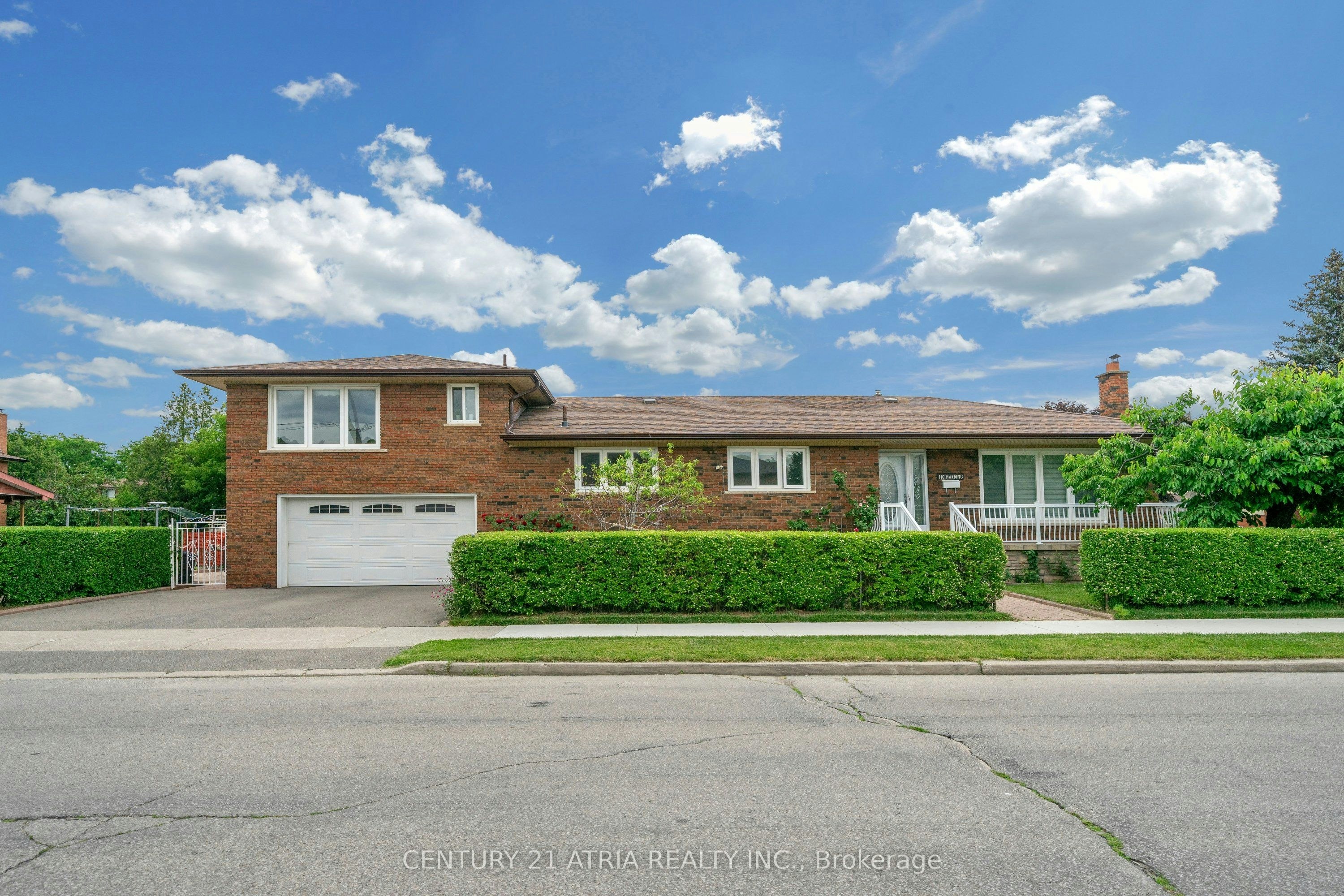 110 Harding Avenue, Toronto, ON, M6M 3A6