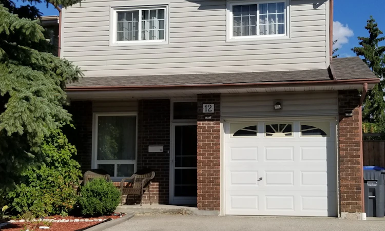 12 Simmons Boulevard