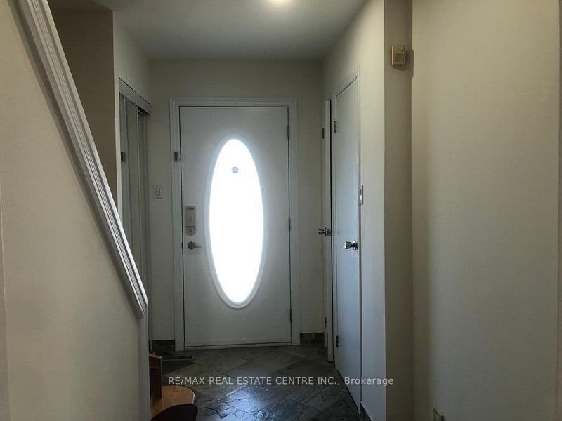 1538 Cuthbert Avenue, Mississauga, ON, L5M 3R5 - 2