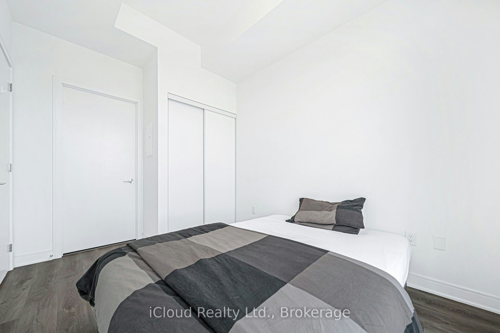 1714-86 Dundas Street E, Mississauga, ON, L5A 0B1 - 36