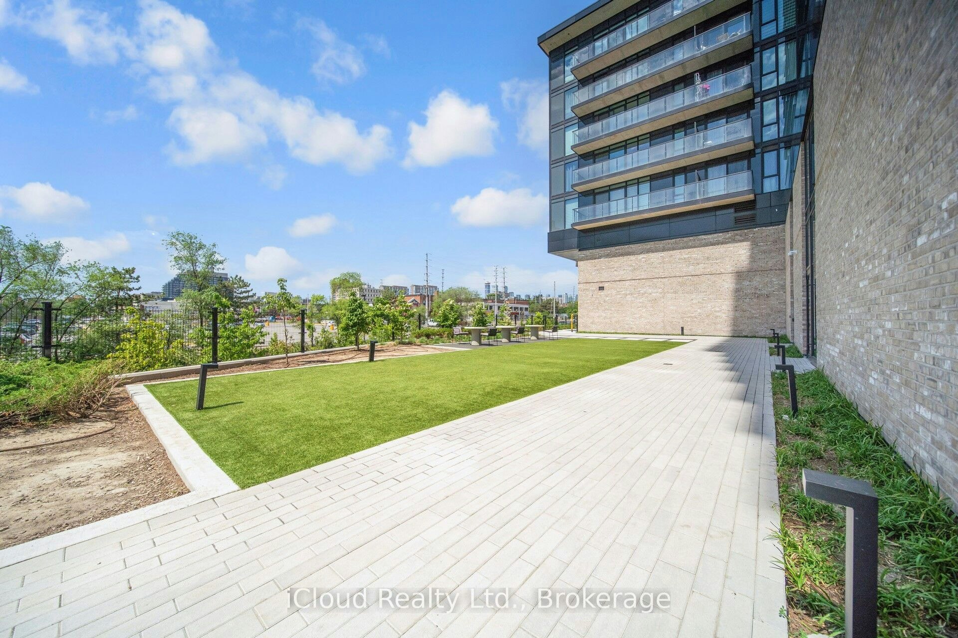 1714-86 Dundas Street E, Mississauga, ON, L5A 0B1 - 4