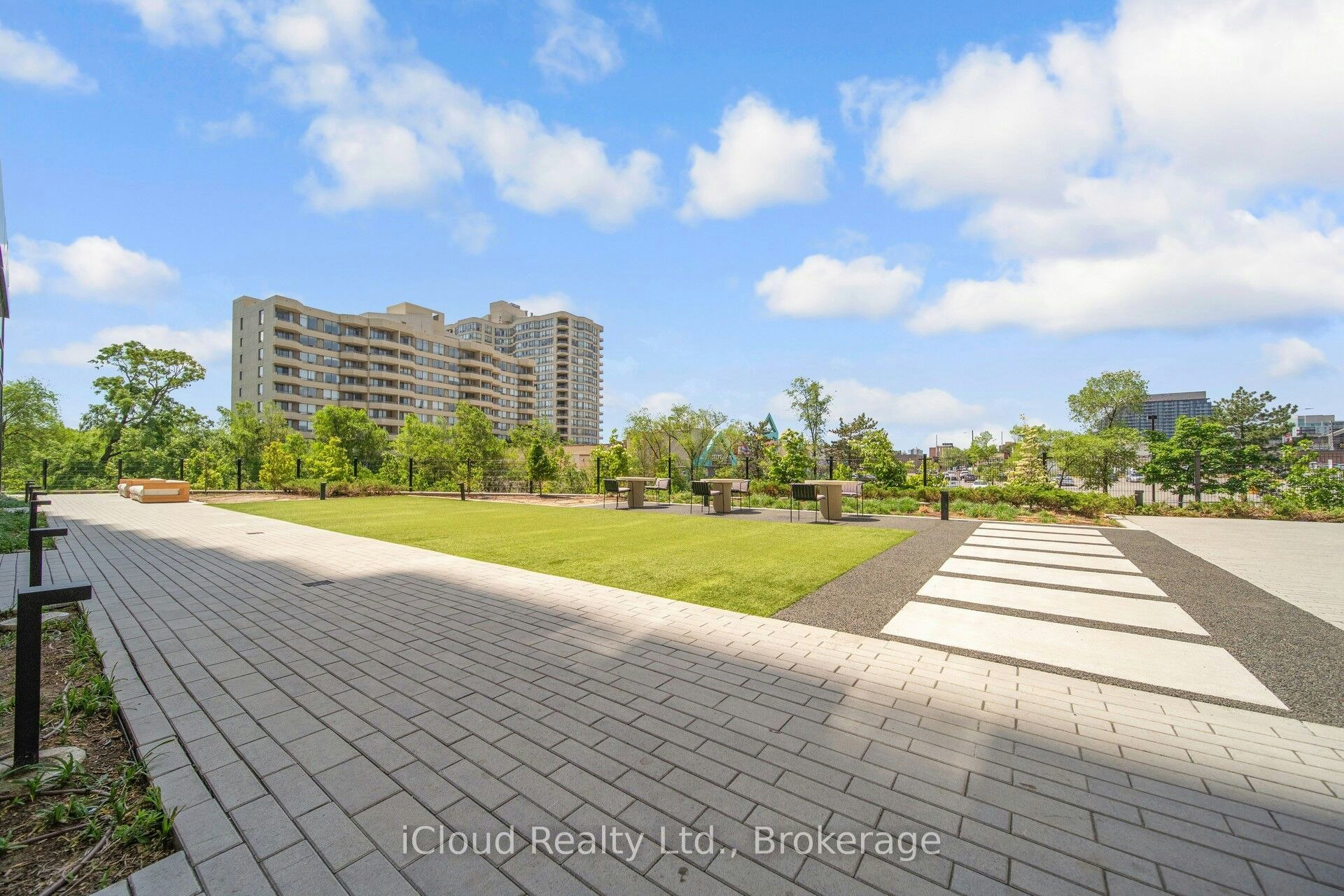 1714-86 Dundas Street E, Mississauga, ON, L5A 0B1 - 9