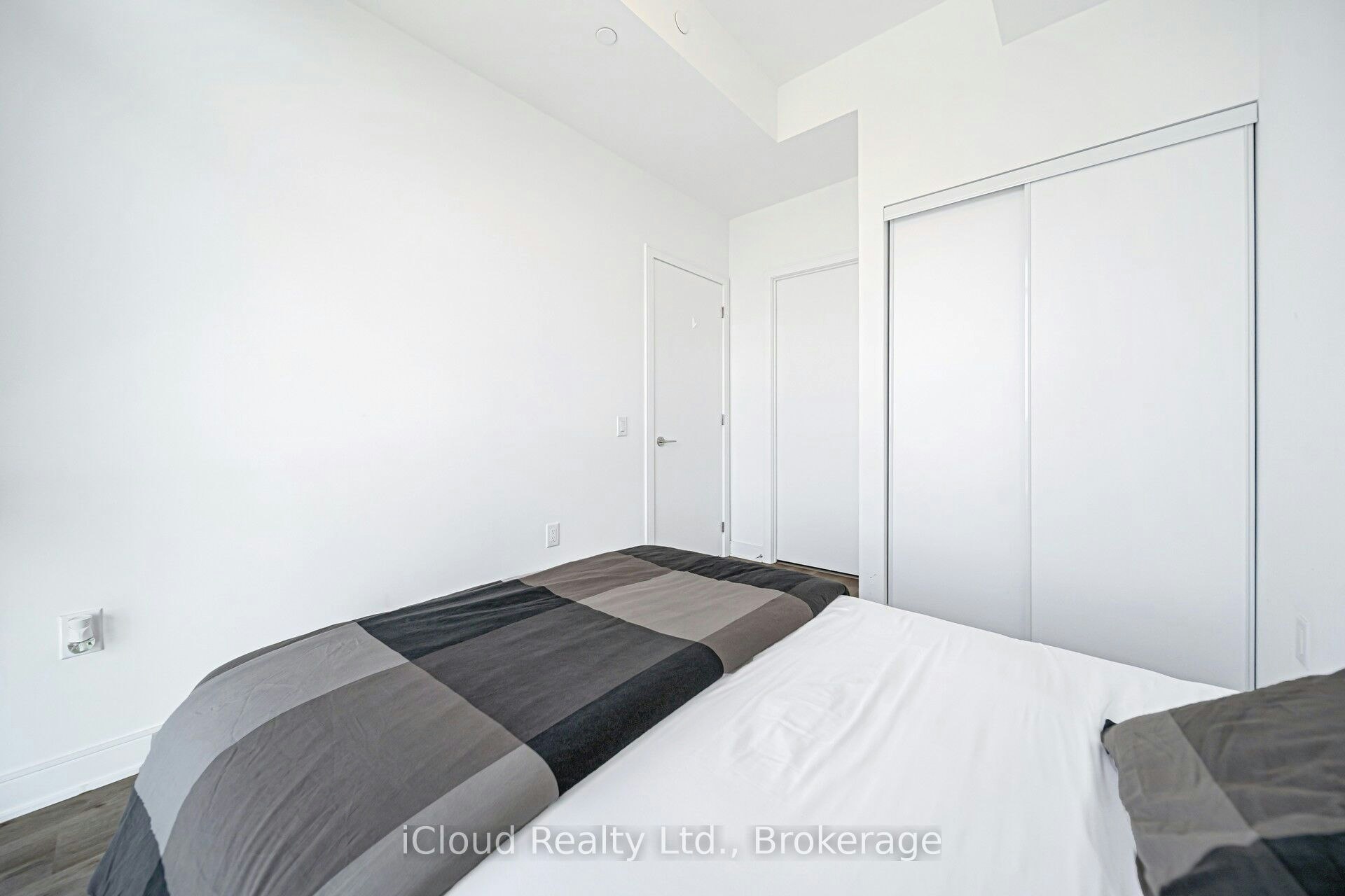 1714-86 Dundas Street E, Mississauga, ON, L5A 0B1 - 37