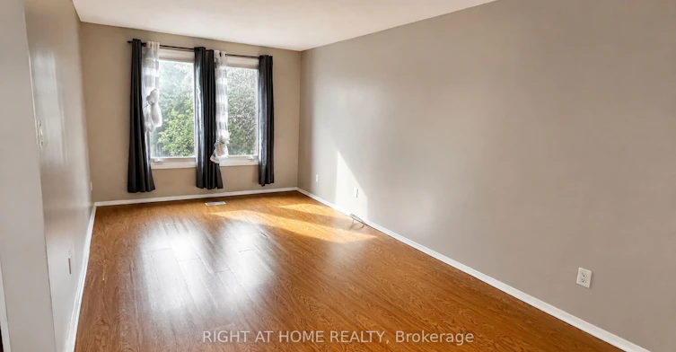569 Hayward Crescent, Milton, ON, L9T 4T8 - 2