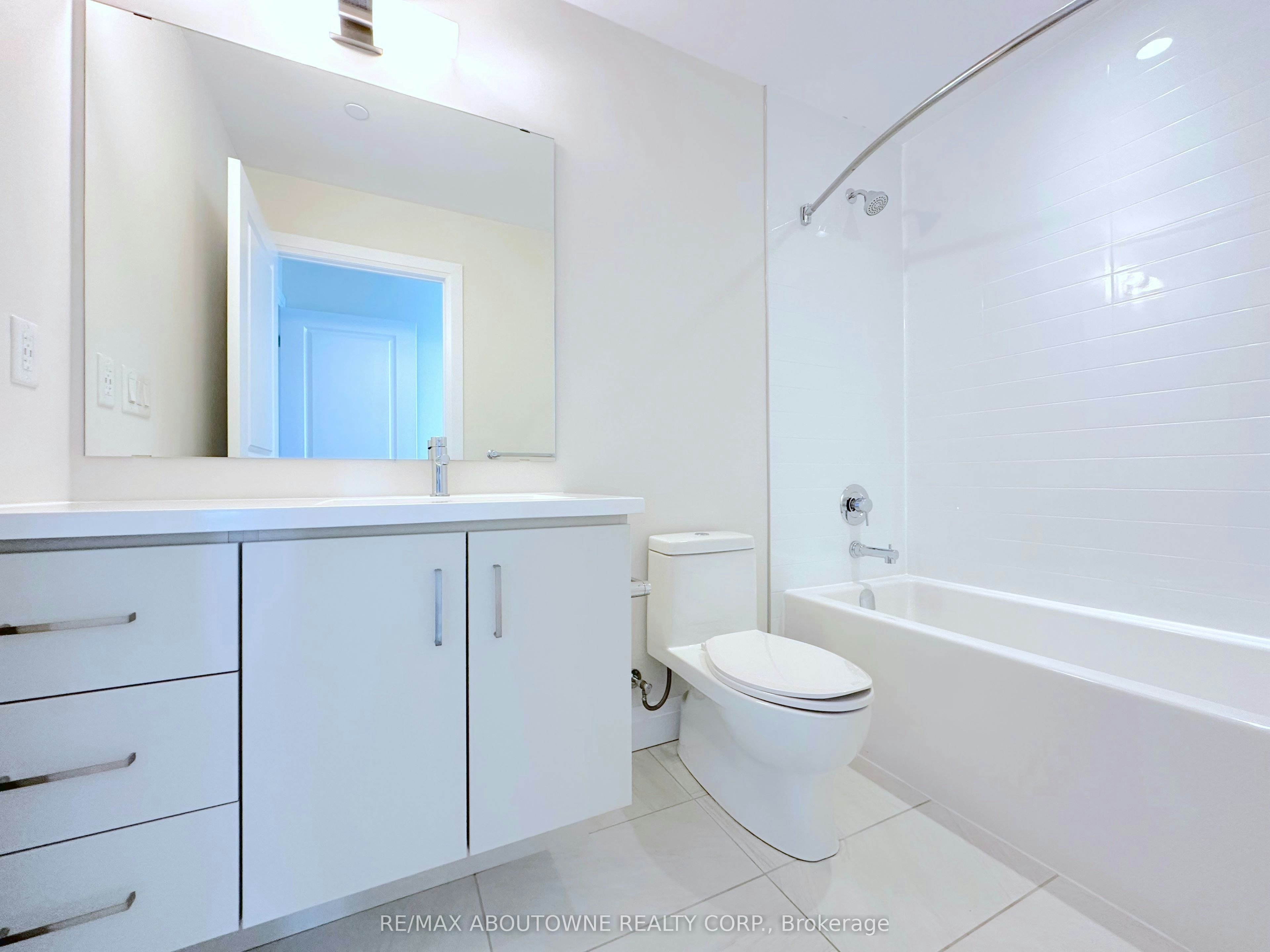 1006-2333 Taunton Road, Oakville, ON, L6H 0N5 - 10