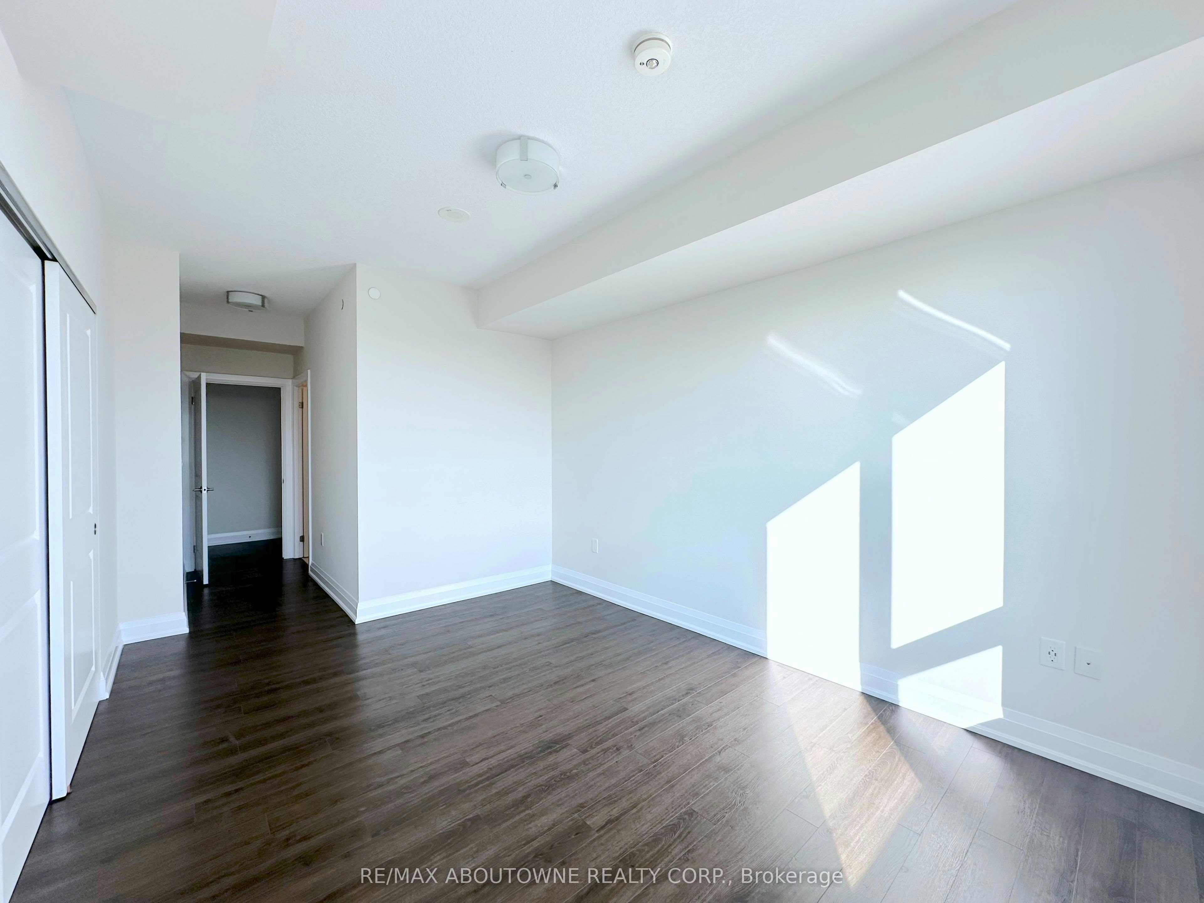 1006-2333 Taunton Road, Oakville, ON, L6H 0N5 - 9