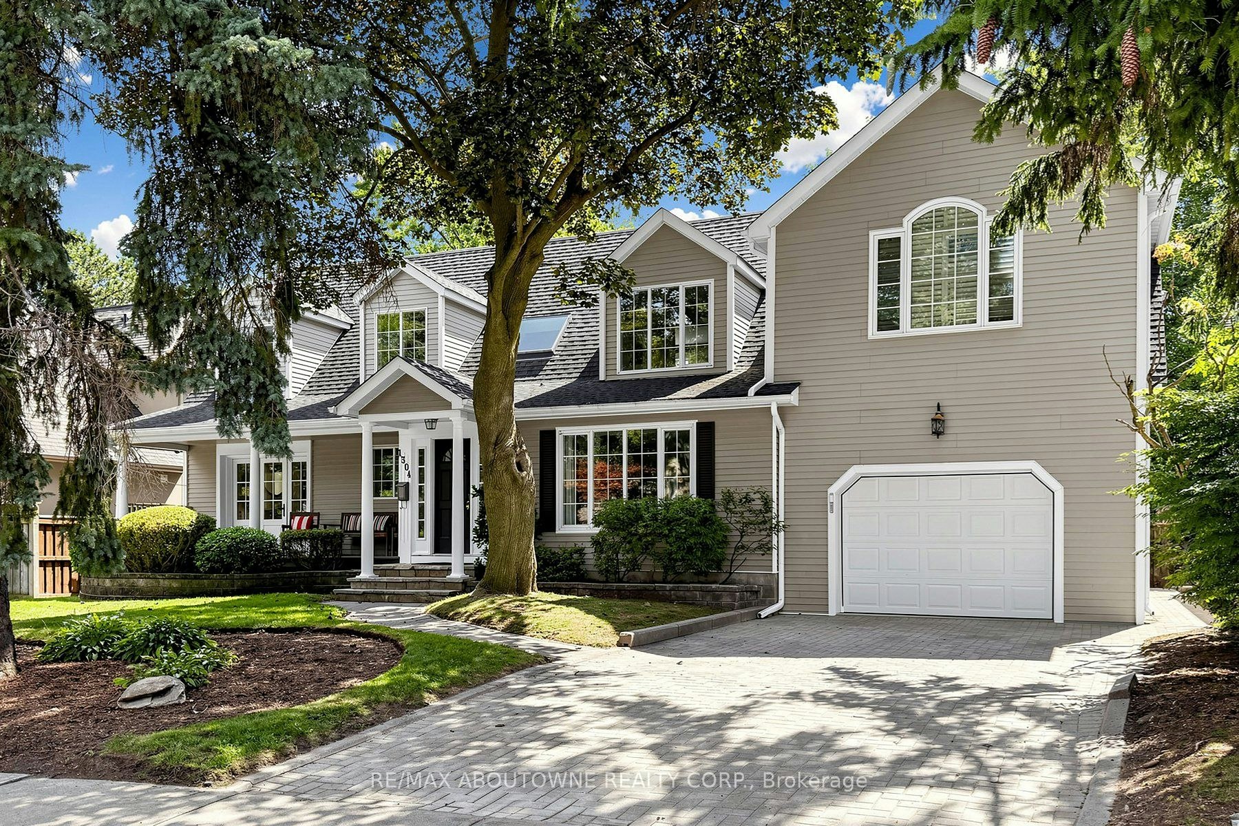 1304 Devon Road, Oakville, ON, L6J 2L8