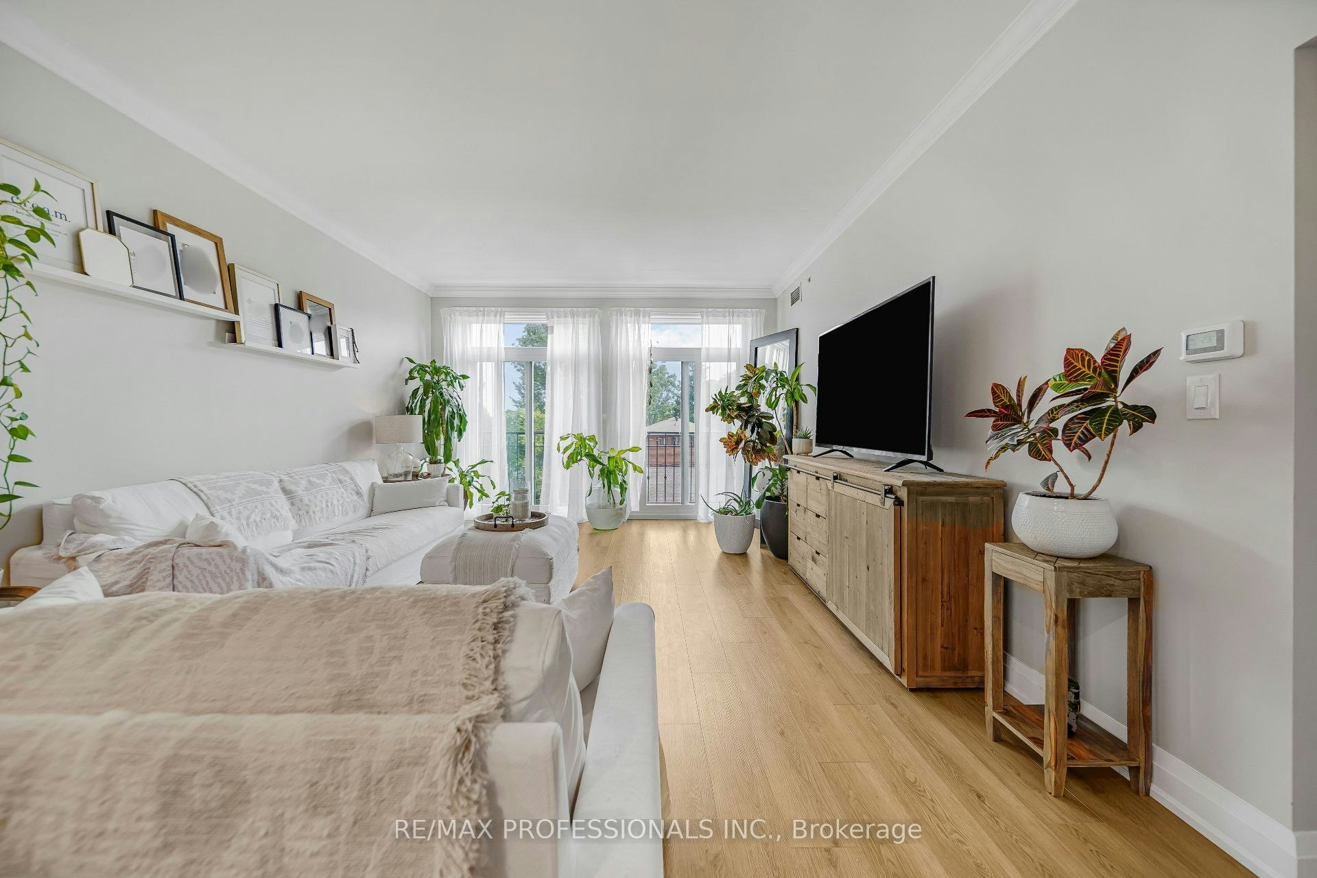 211-3531 Lake Shore Boulevard W, Toronto, ON, M8W 1P4