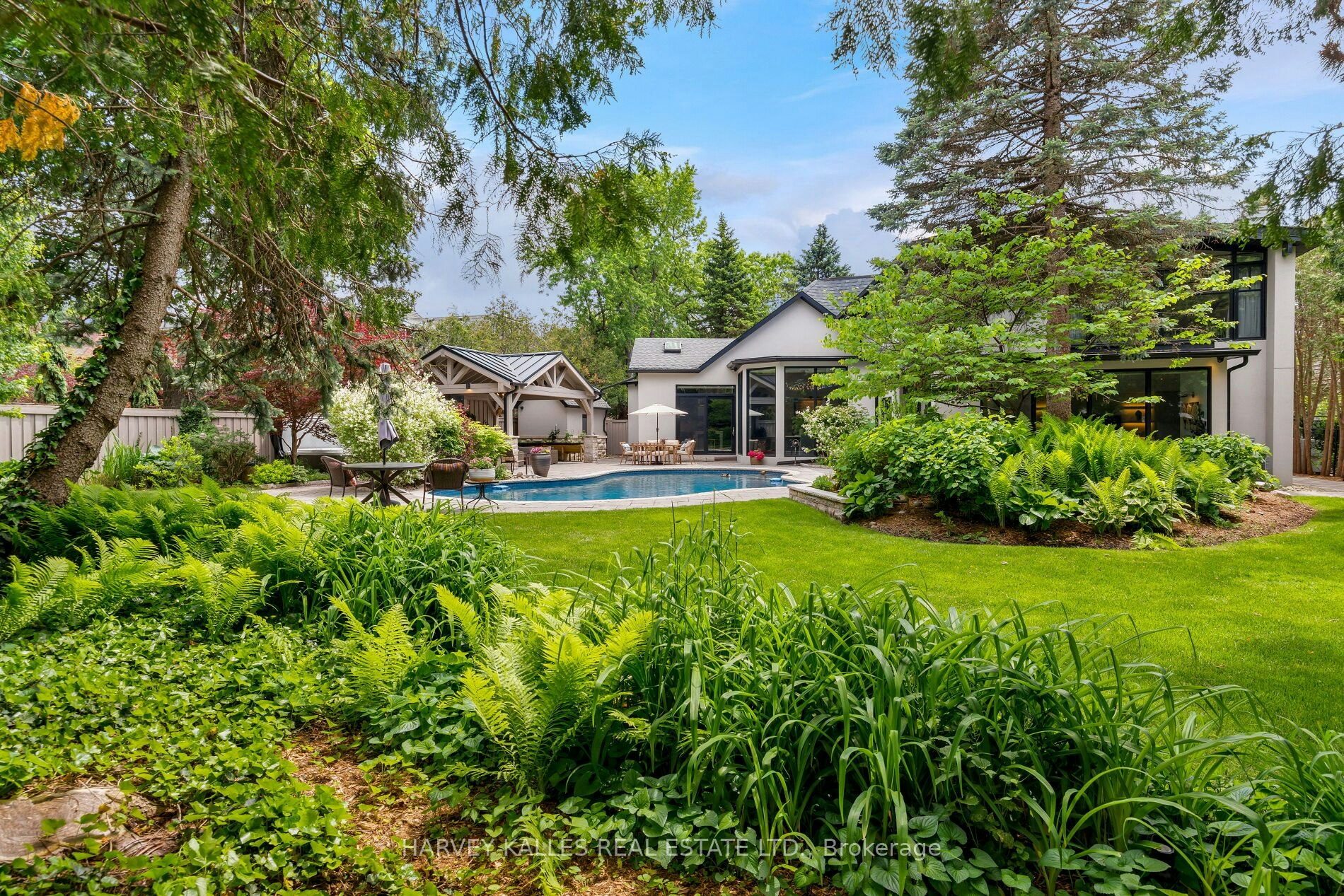 66 Thorncrest Road, Toronto, ON, M9A 1S9