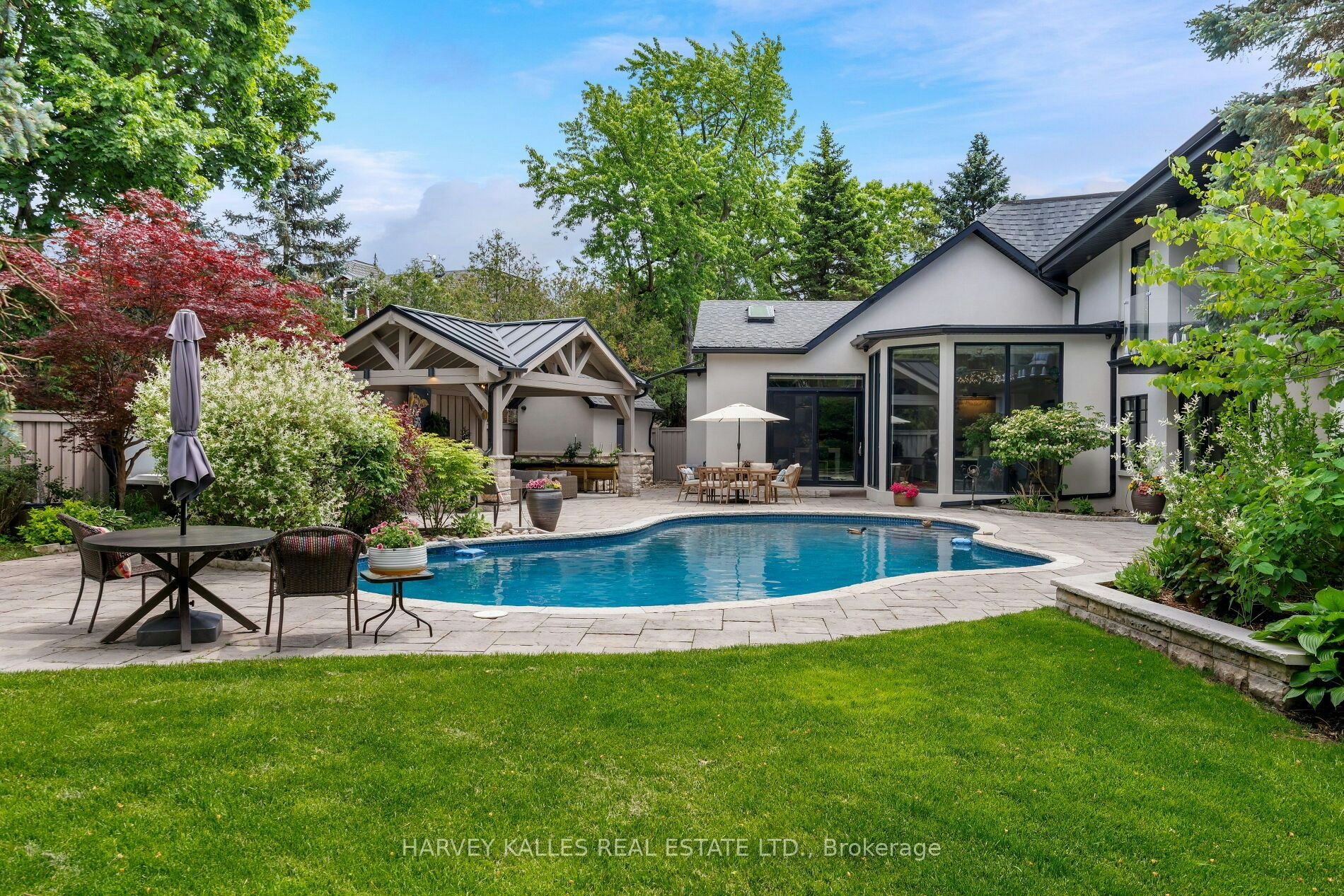66 Thorncrest Road, Toronto, ON, M9A 1S9