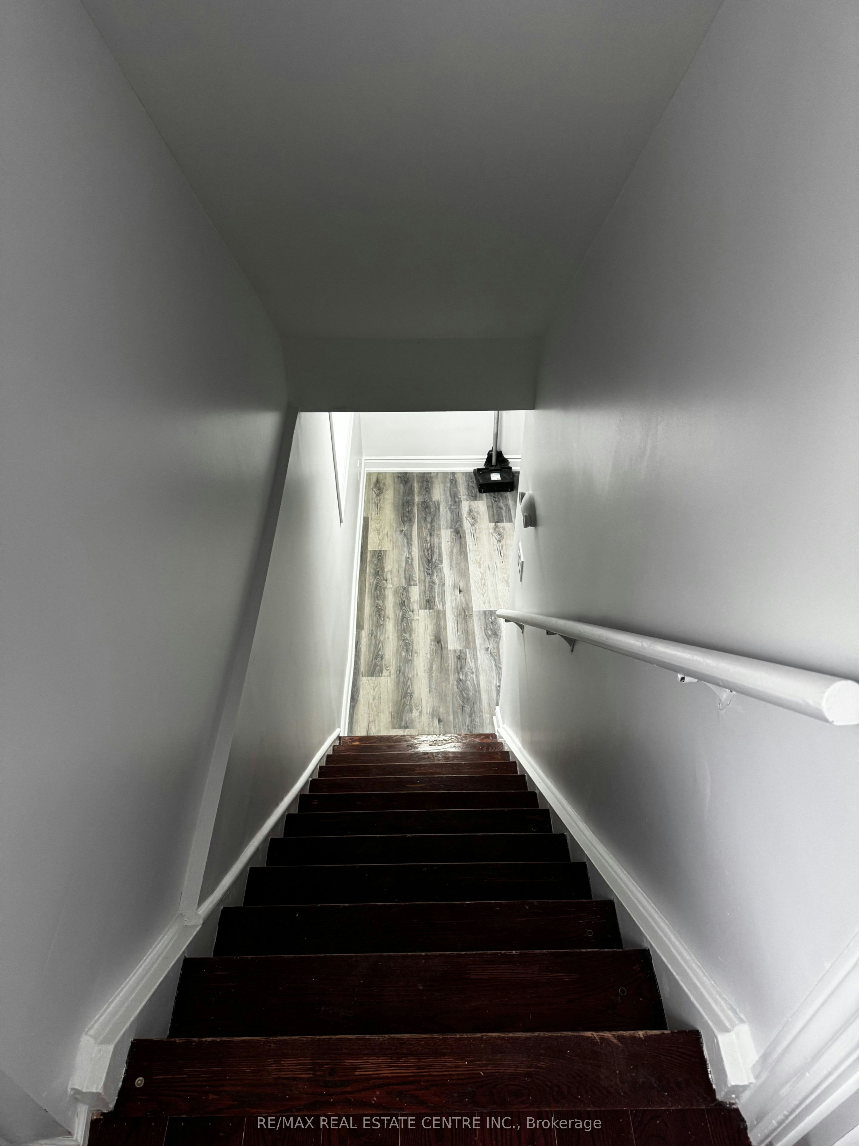 Lower Level-1025 Blairholm Avenue, Mississauga, ON, L5C 1G5 - 4