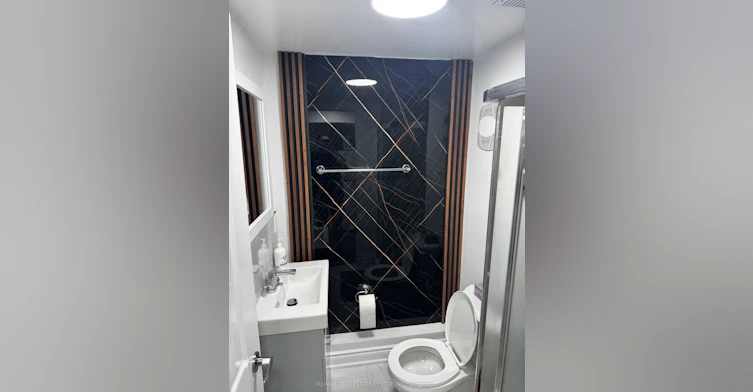 Lower Level-1025 Blairholm Avenue, Mississauga, ON, L5C 1G5 - 12