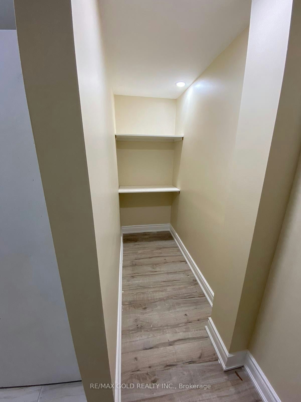 Lower-1664 Norris Circle, Milton, ON, L9T 6A3 - 11