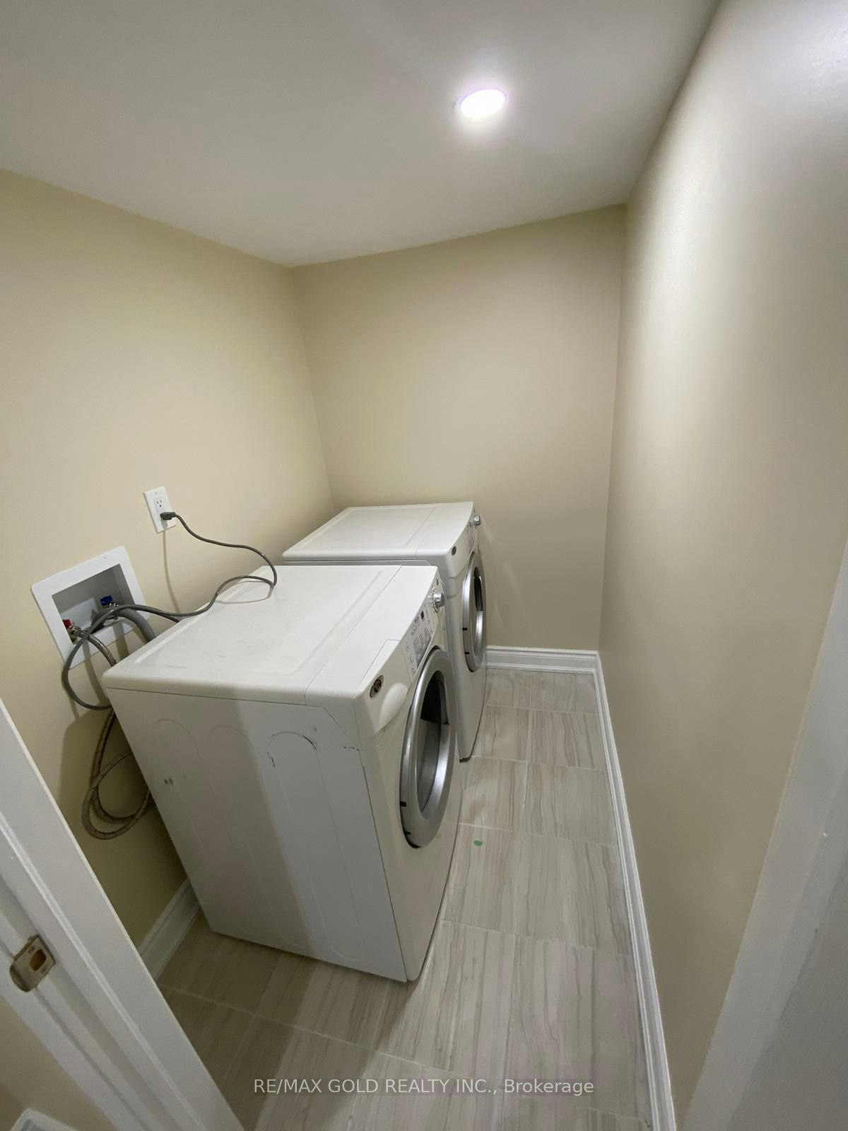 Lower-1664 Norris Circle, Milton, ON, L9T 6A3 - 12
