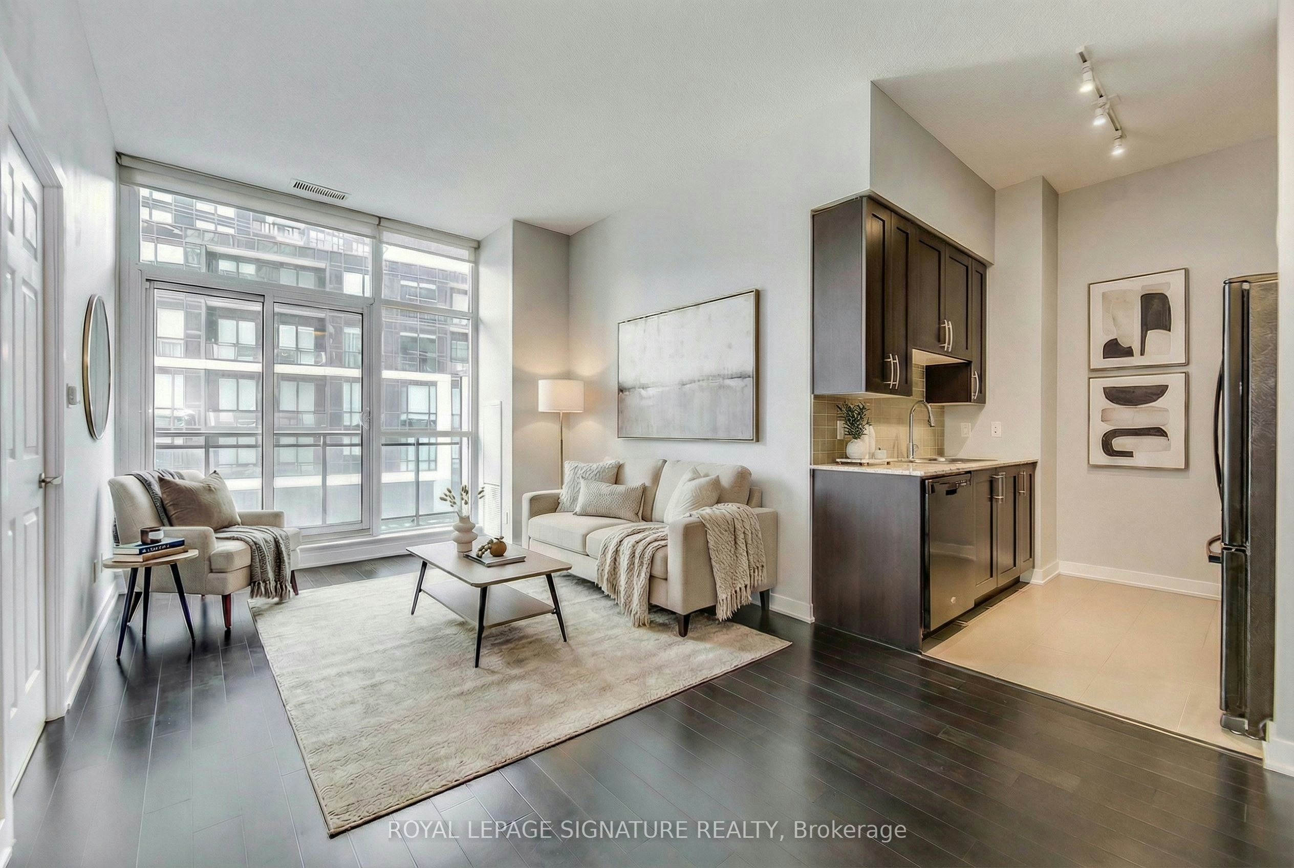 311-4070 Confederation Parkway, Mississauga, ON, L5B 0E9