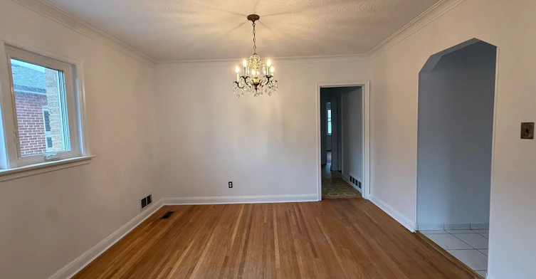 Main-9 Macleod Street, Toronto, ON, M6L 2M7 - 7
