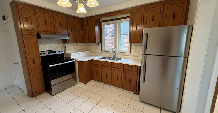 Main-9 Macleod Street, Toronto, ON, M6L 2M7 - 4