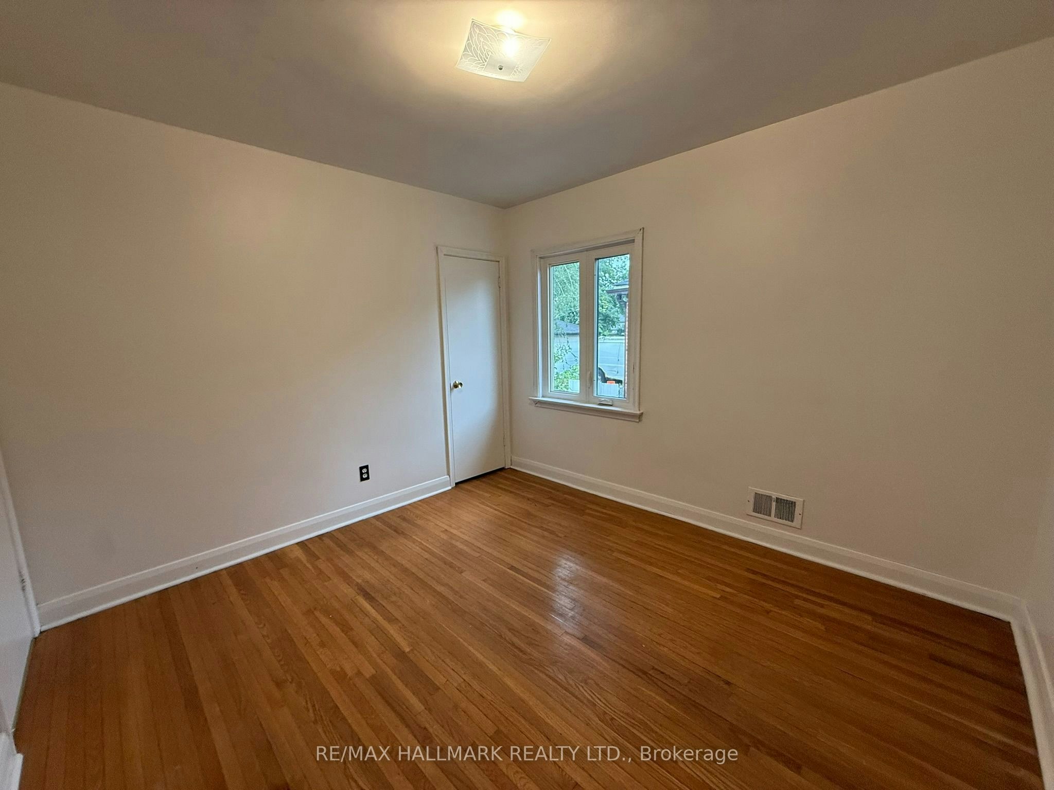 Main-9 Macleod Street, Toronto, ON, M6L 2M7 - 13