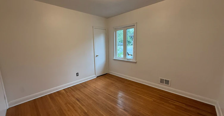 Main-9 Macleod Street, Toronto, ON, M6L 2M7 - 13