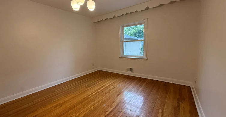 Main-9 Macleod Street, Toronto, ON, M6L 2M7 - 10