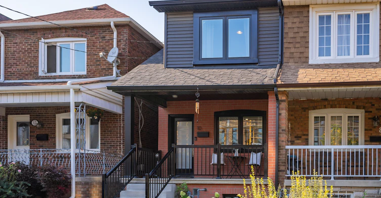10 Innes Avenue, Toronto, ON, M6E 1M8