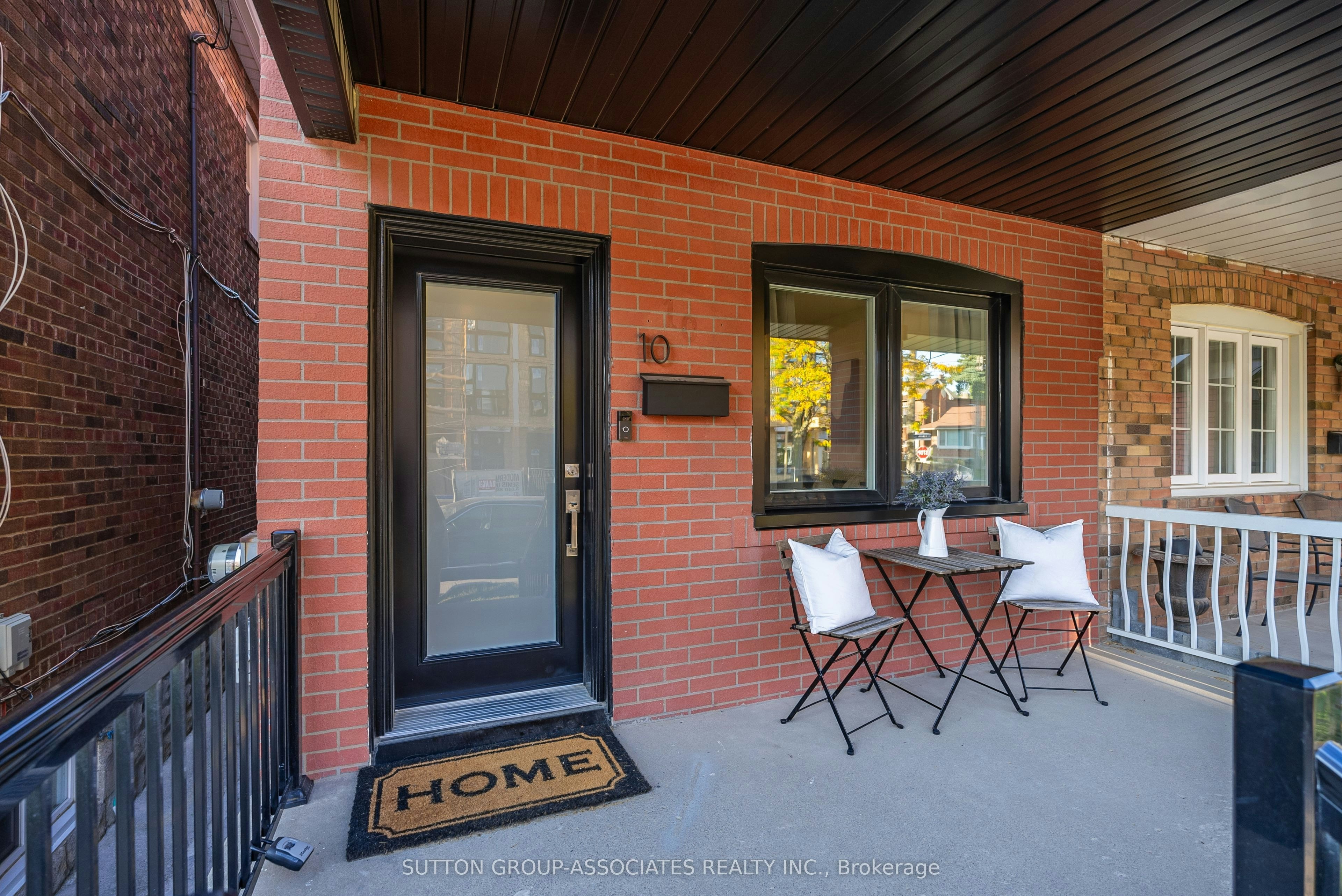 10 Innes Avenue, Toronto, ON, M6E 1M8 - 2