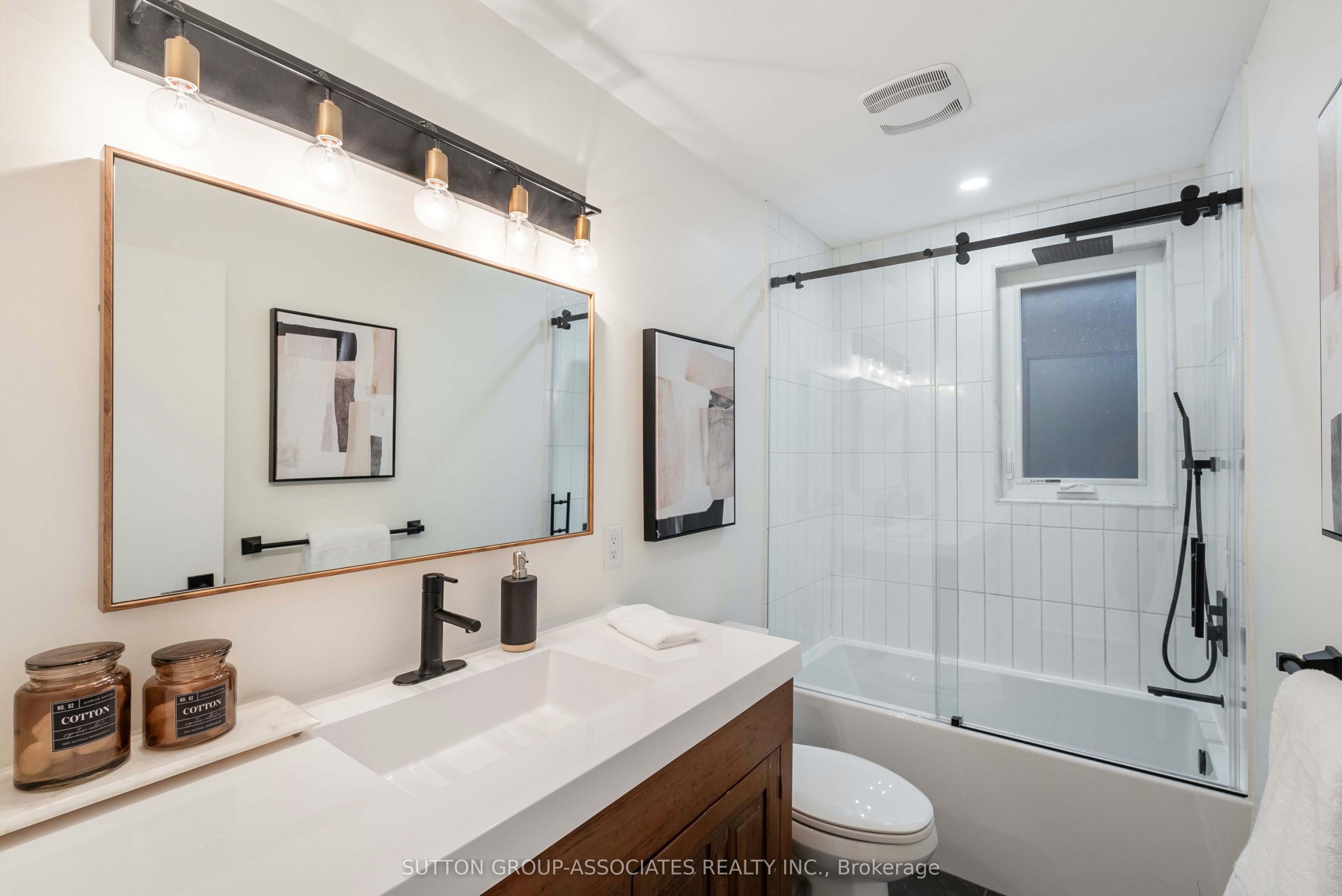10 Innes Avenue, Toronto, ON, M6E 1M8 - 13