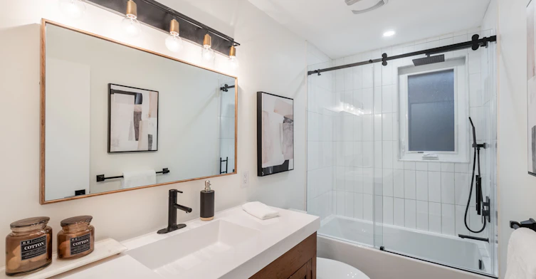 10 Innes Avenue, Toronto, ON, M6E 1M8 - 13