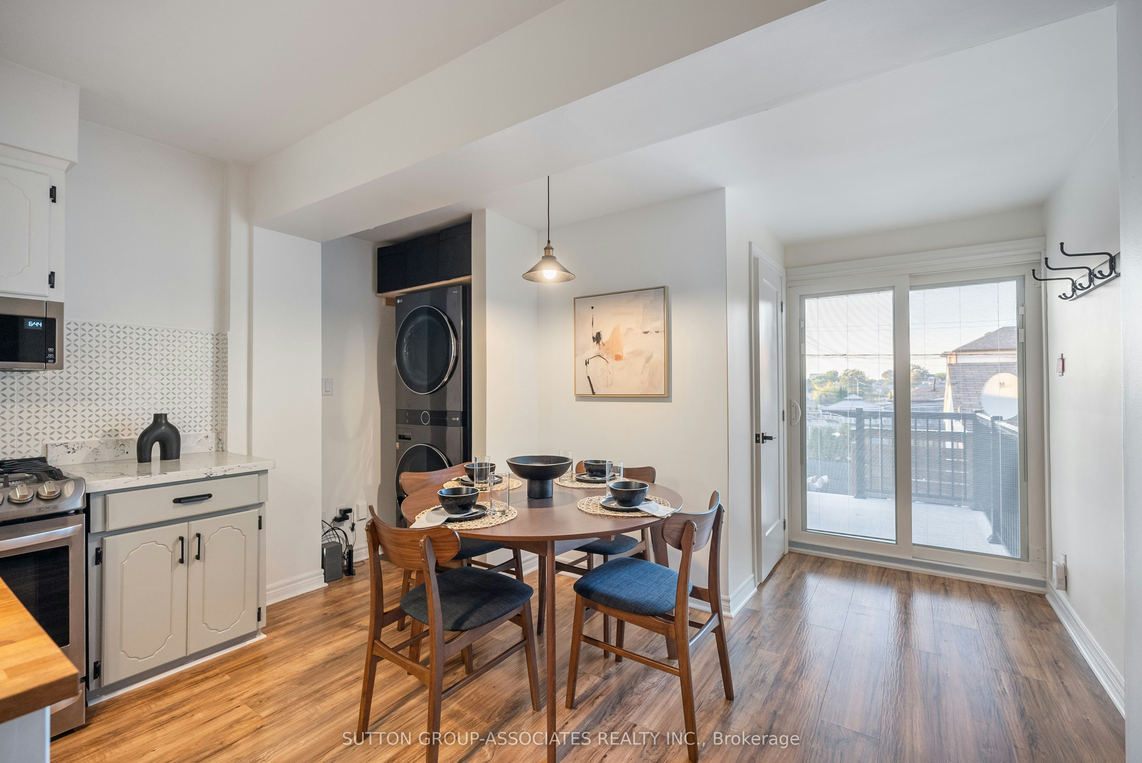 10 Innes Avenue, Toronto, ON, M6E 1M8 - 8
