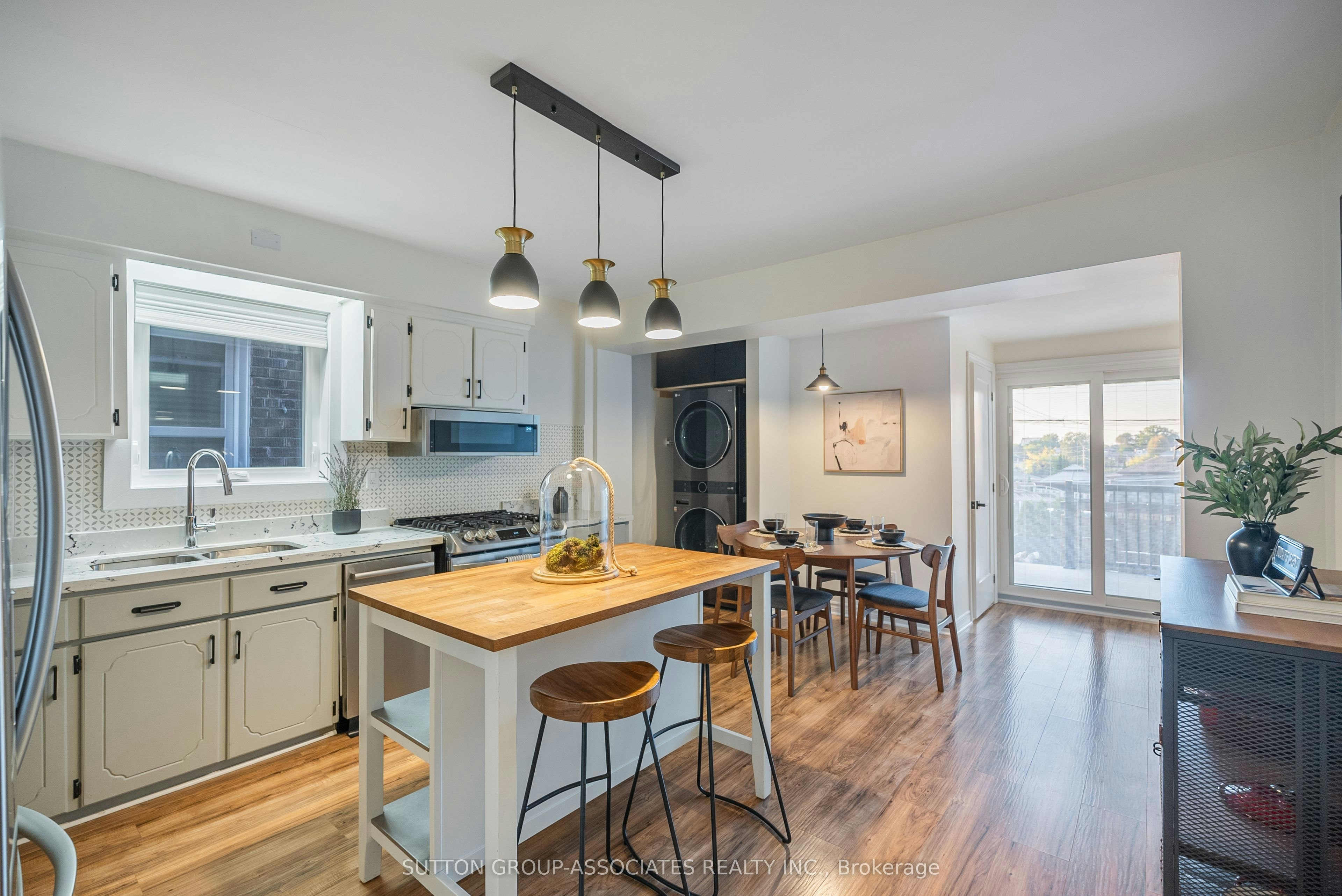 10 Innes Avenue, Toronto, ON, M6E 1M8 - 5