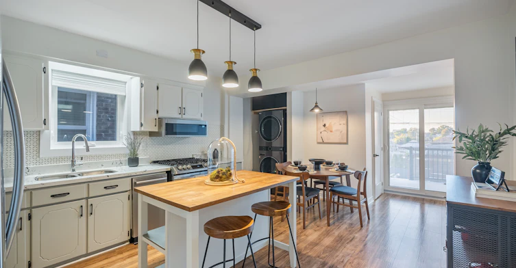 10 Innes Avenue, Toronto, ON, M6E 1M8 - 5