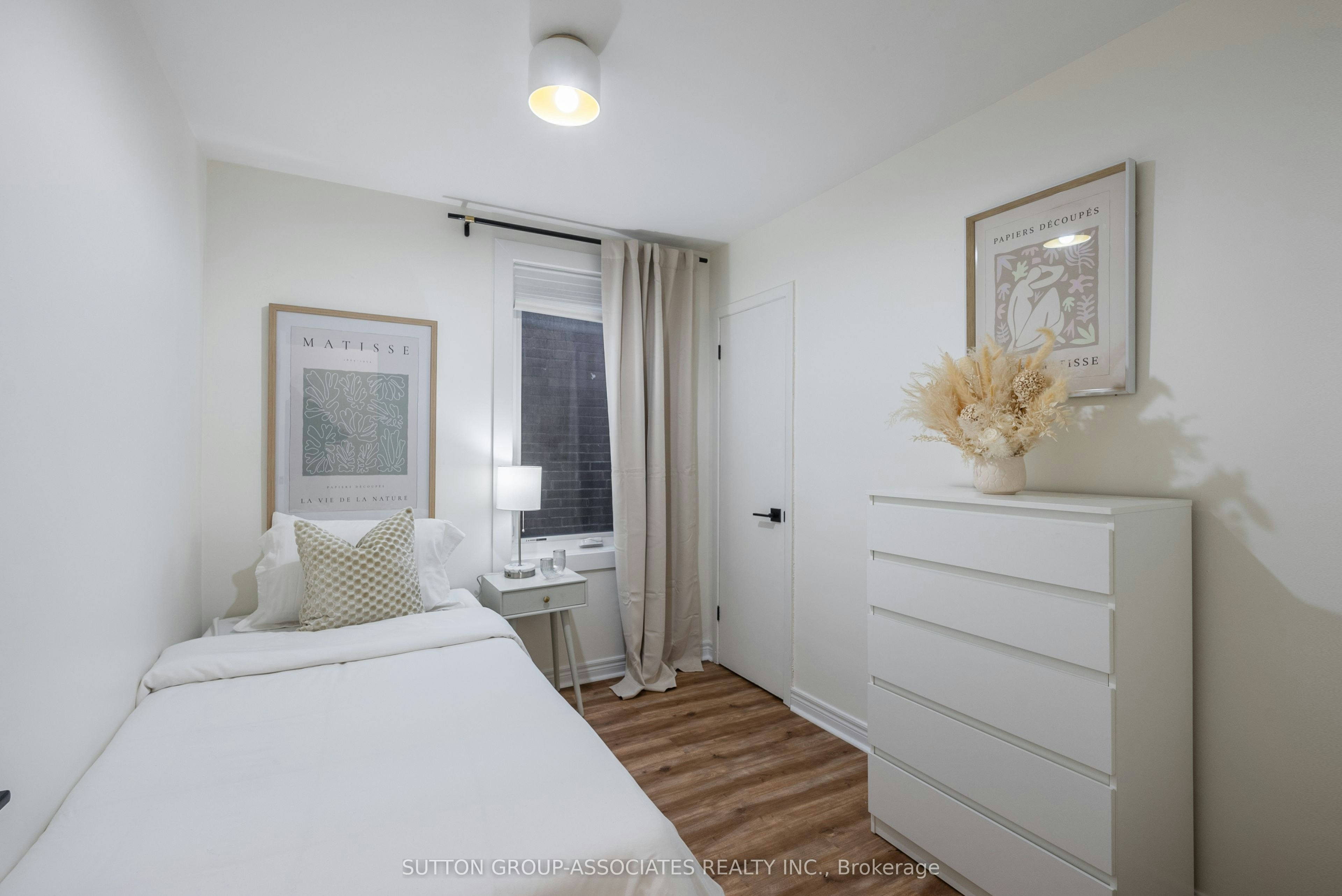 10 Innes Avenue, Toronto, ON, M6E 1M8 - 12