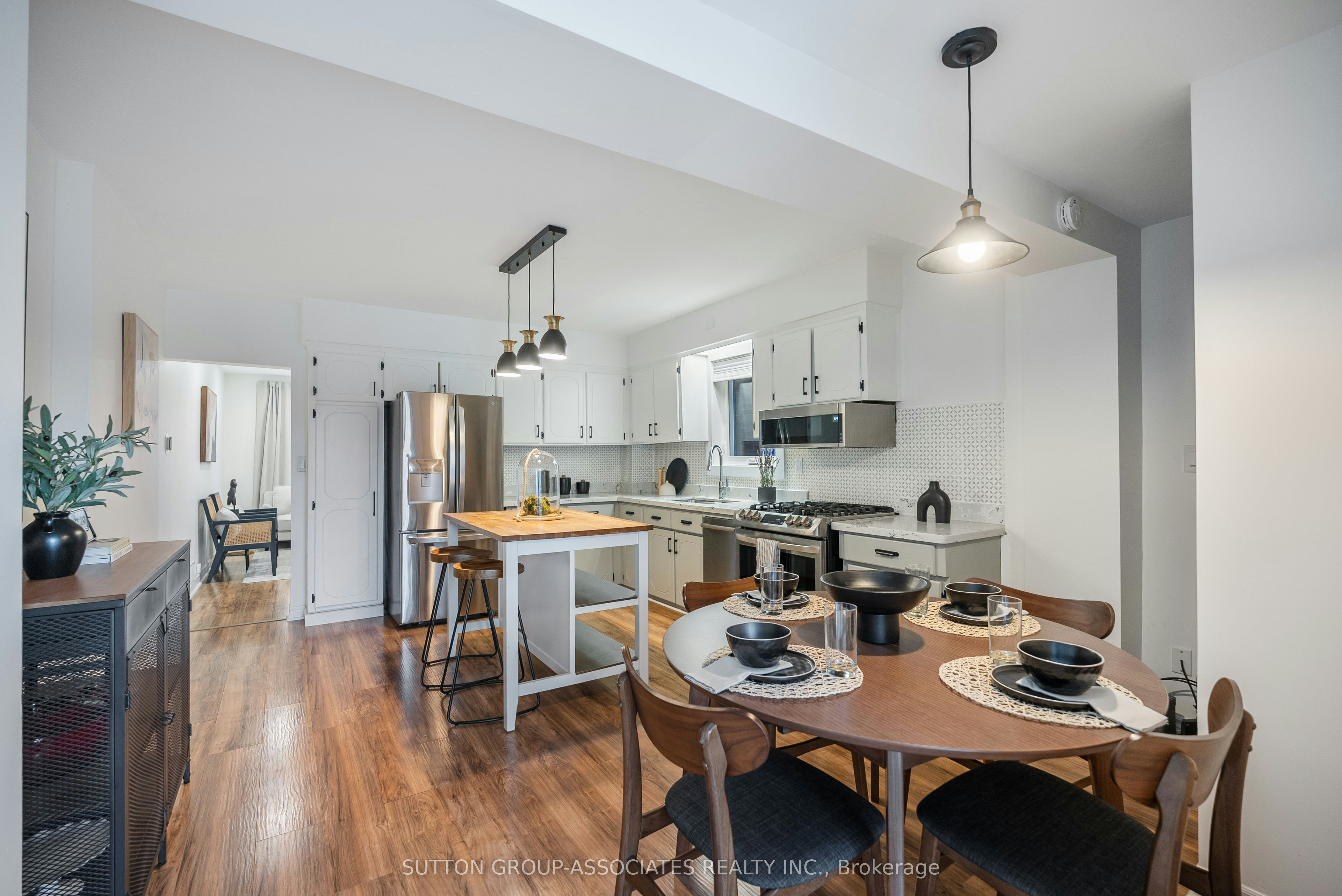10 Innes Avenue, Toronto, ON, M6E 1M8 - 6