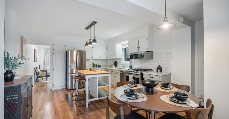 10 Innes Avenue, Toronto, ON, M6E 1M8 - 6