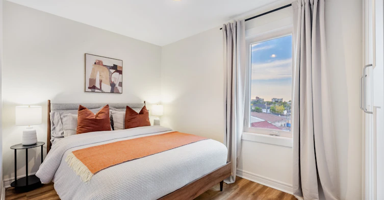 10 Innes Avenue, Toronto, ON, M6E 1M8 - 11