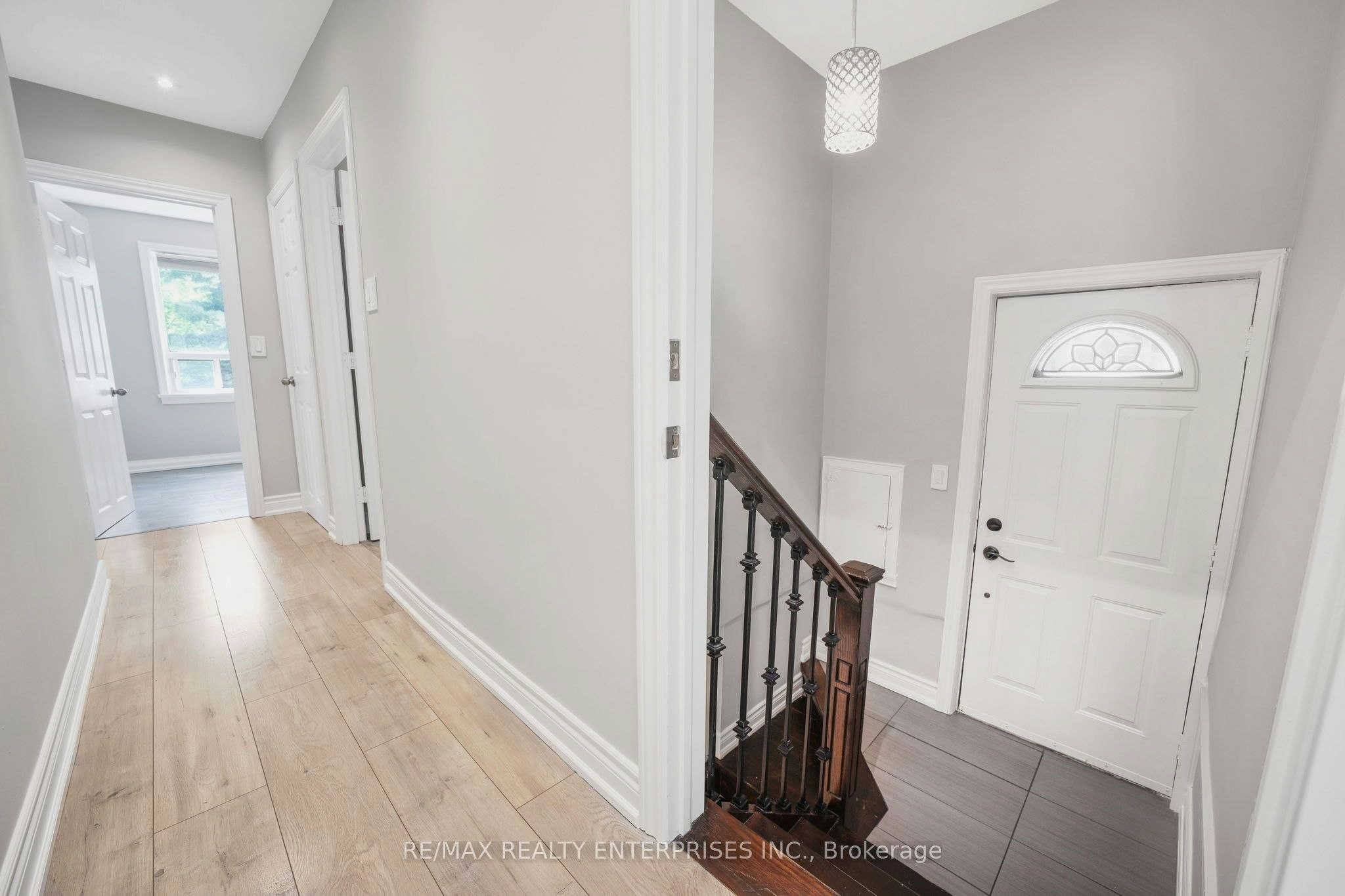 15 Delroy Drive, Toronto, ON, M8Y 1M8 - 8