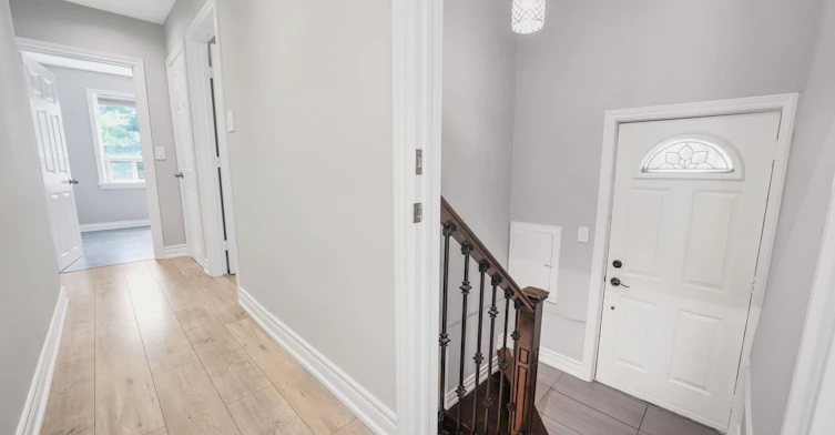 15 Delroy Drive, Toronto, ON, M8Y 1M8 - 8