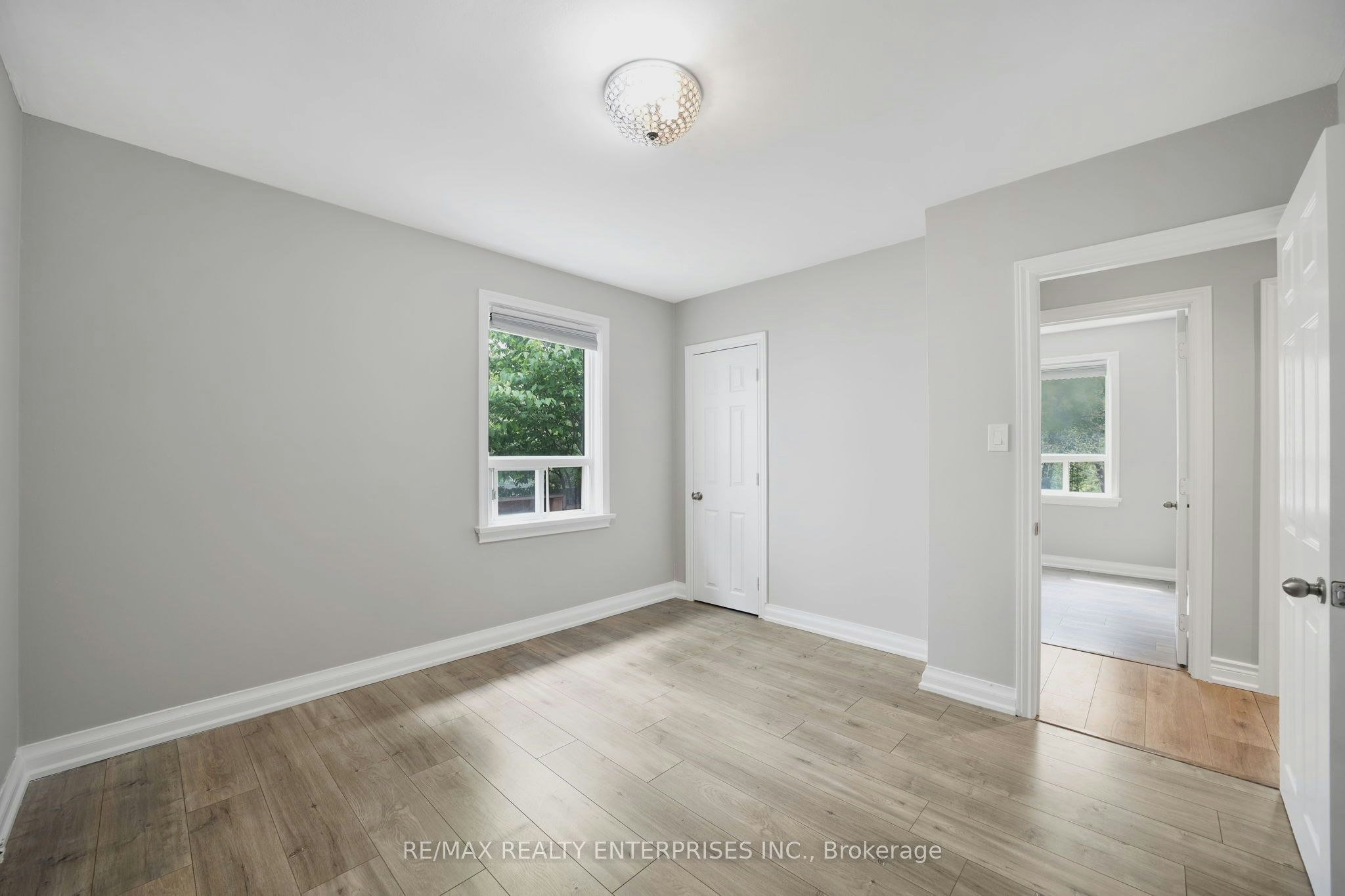 15 Delroy Drive, Toronto, ON, M8Y 1M8 - 14