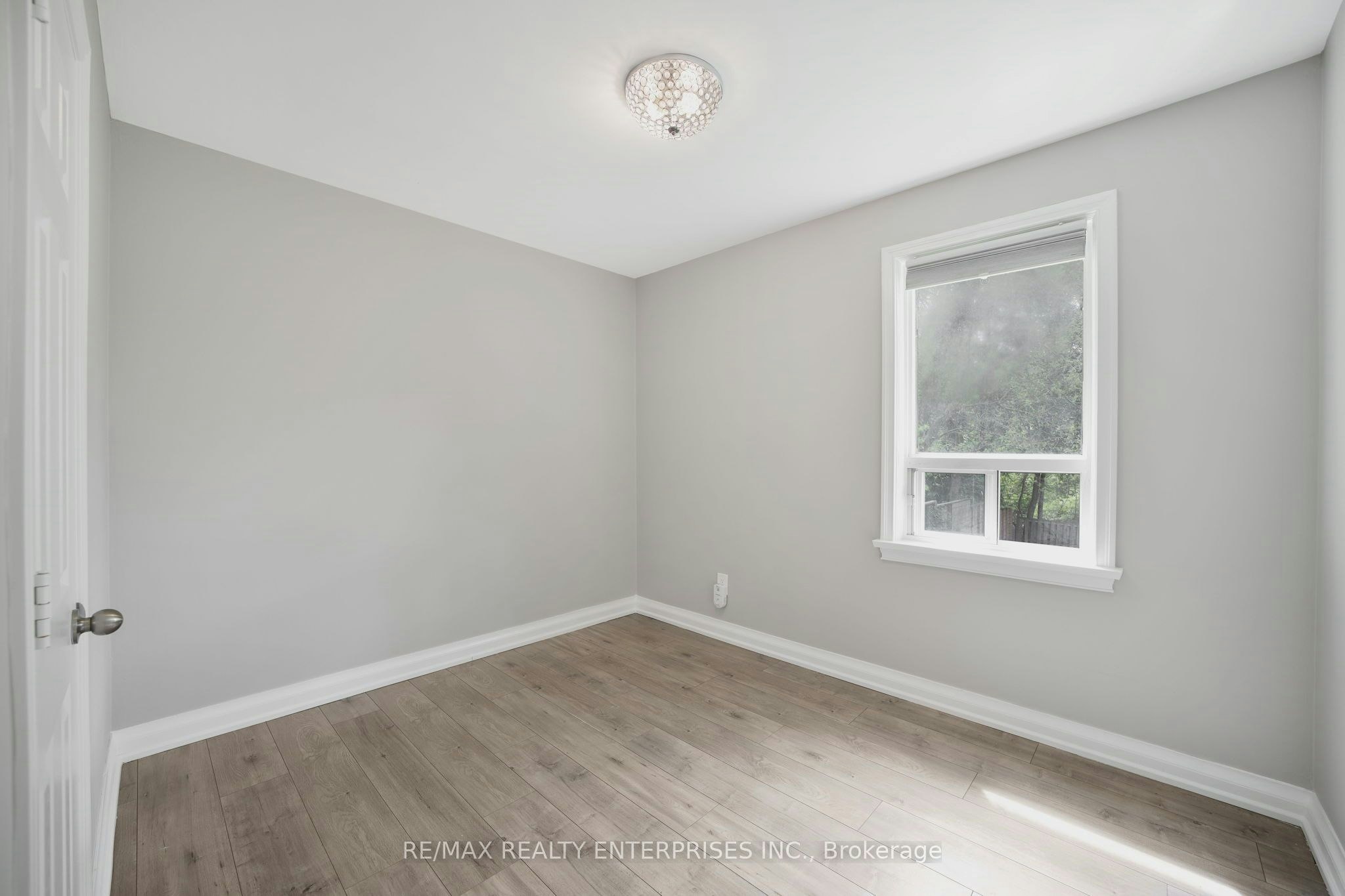 15 Delroy Drive, Toronto, ON, M8Y 1M8 - 11