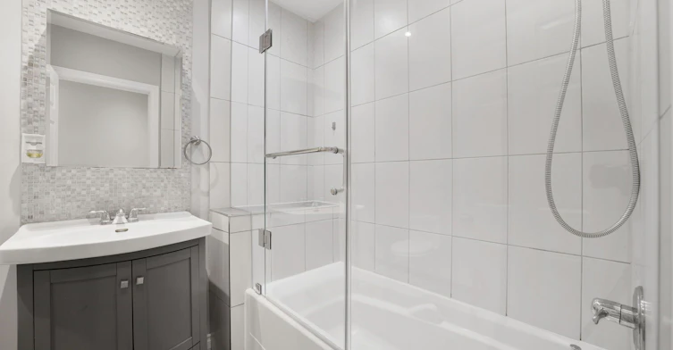 15 Delroy Drive, Toronto, ON, M8Y 1M8 - 13