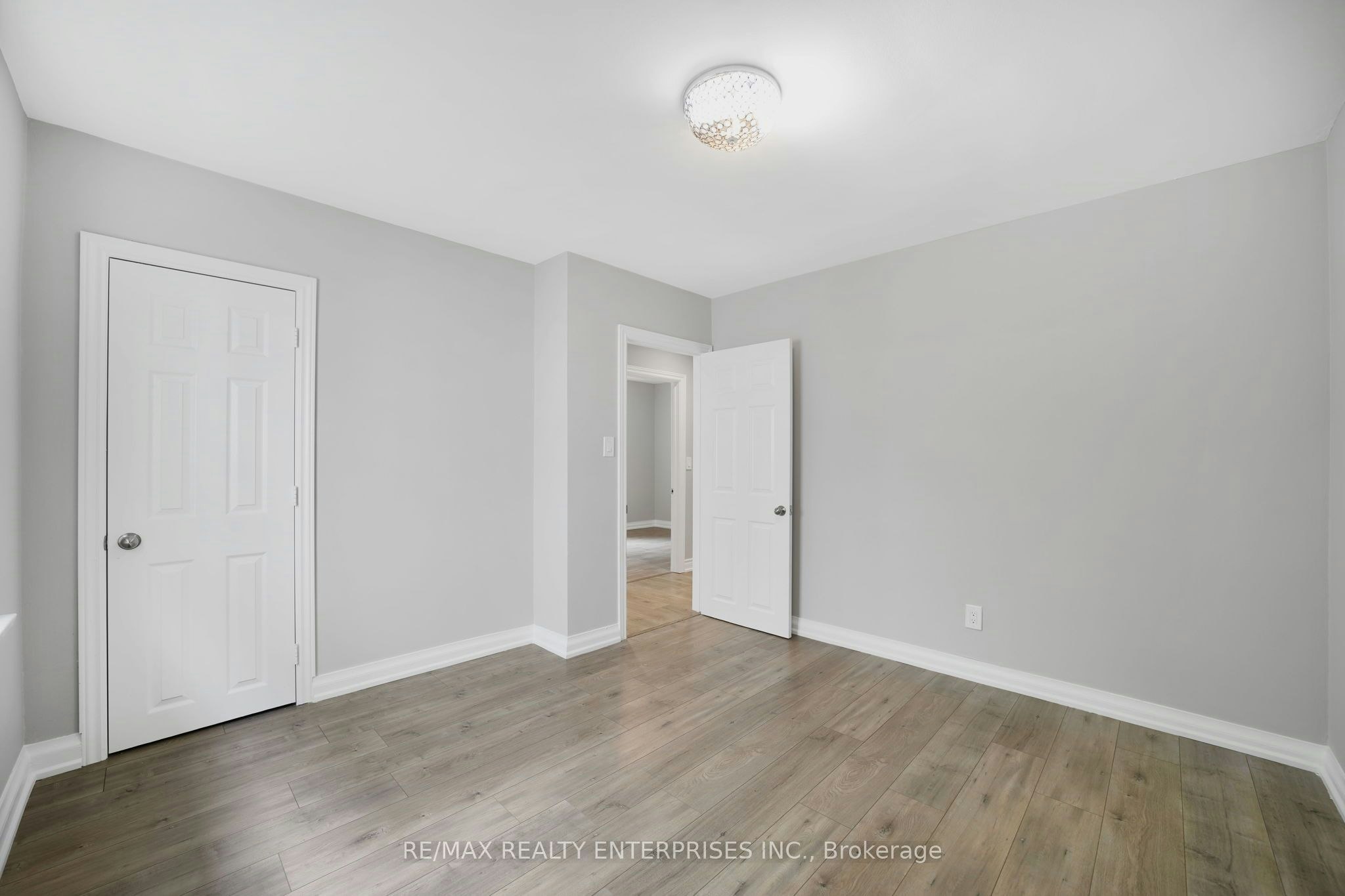 15 Delroy Drive, Toronto, ON, M8Y 1M8 - 15