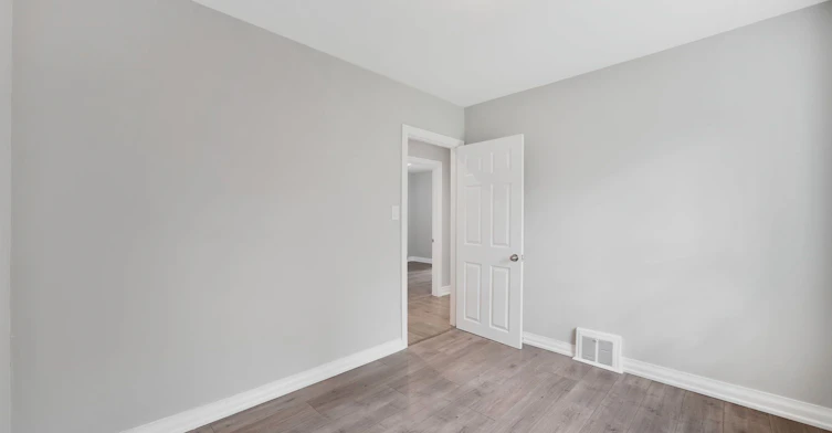 15 Delroy Drive, Toronto, ON, M8Y 1M8 - 10