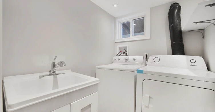 15 Delroy Drive, Toronto, ON, M8Y 1M8 - 24