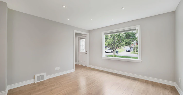 15 Delroy Drive, Toronto, ON, M8Y 1M8 - 5