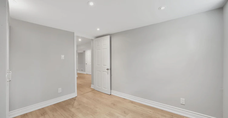 15 Delroy Drive, Toronto, ON, M8Y 1M8 - 23